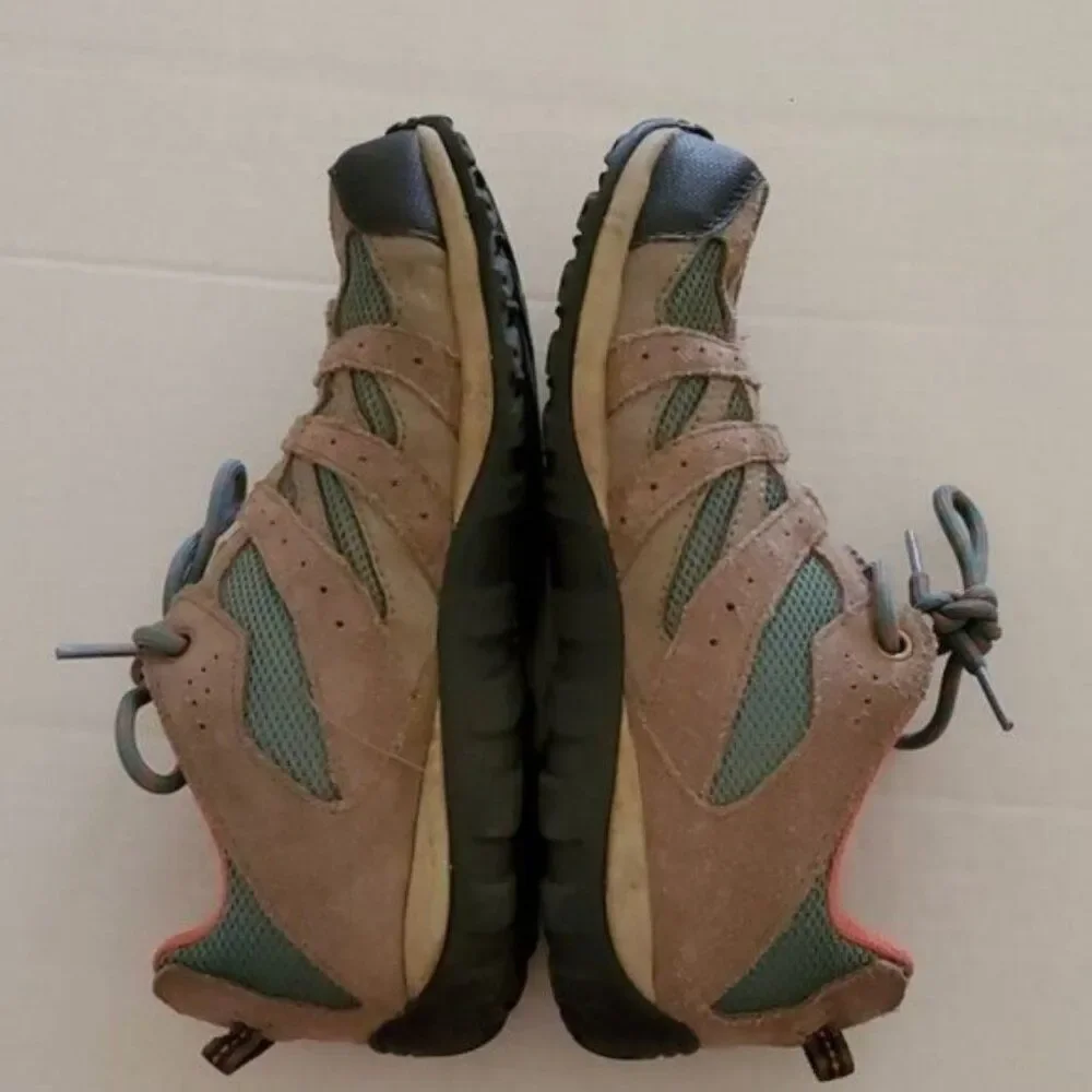 Columbia hiking shoe